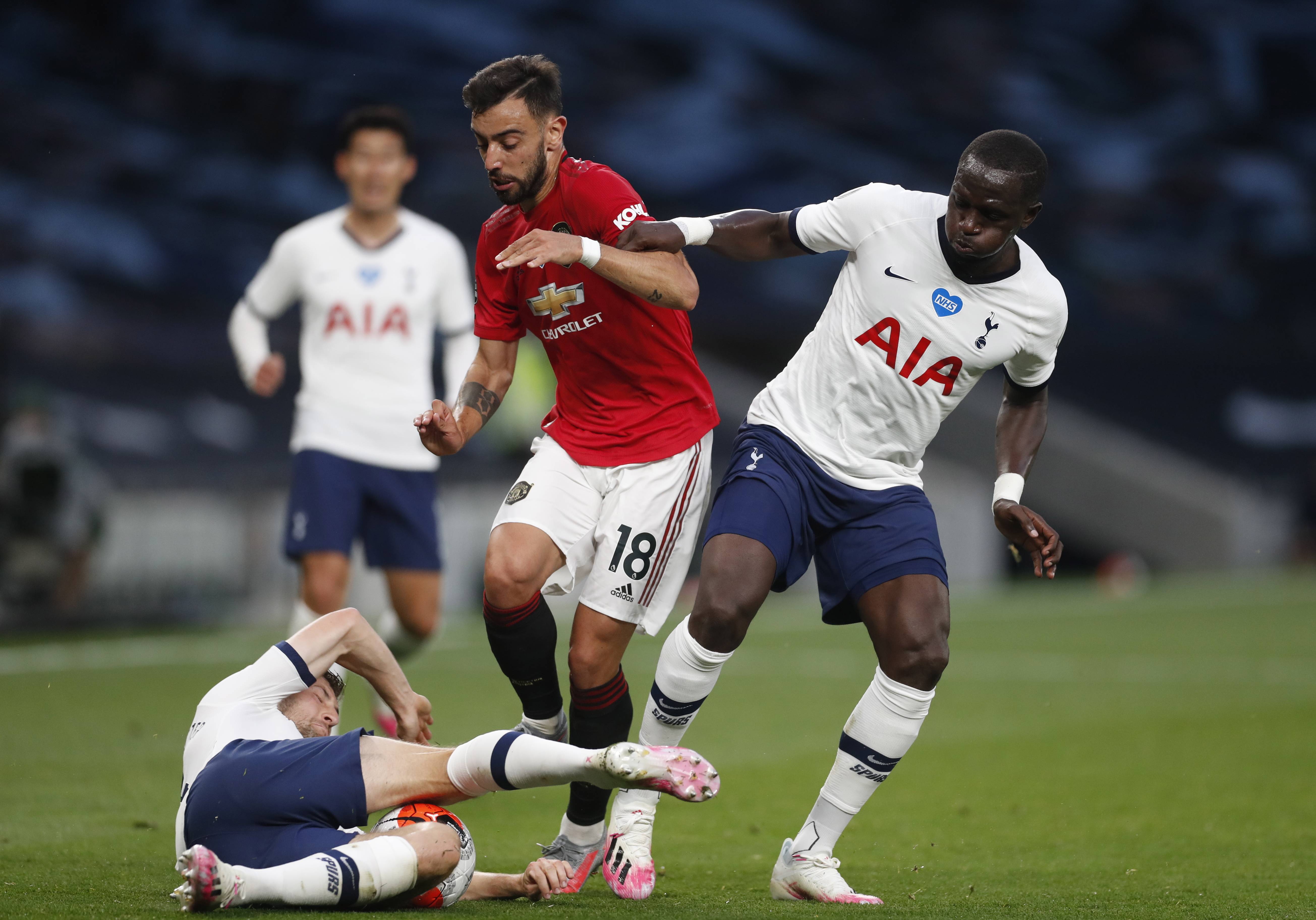 因素共同作 因素共同作